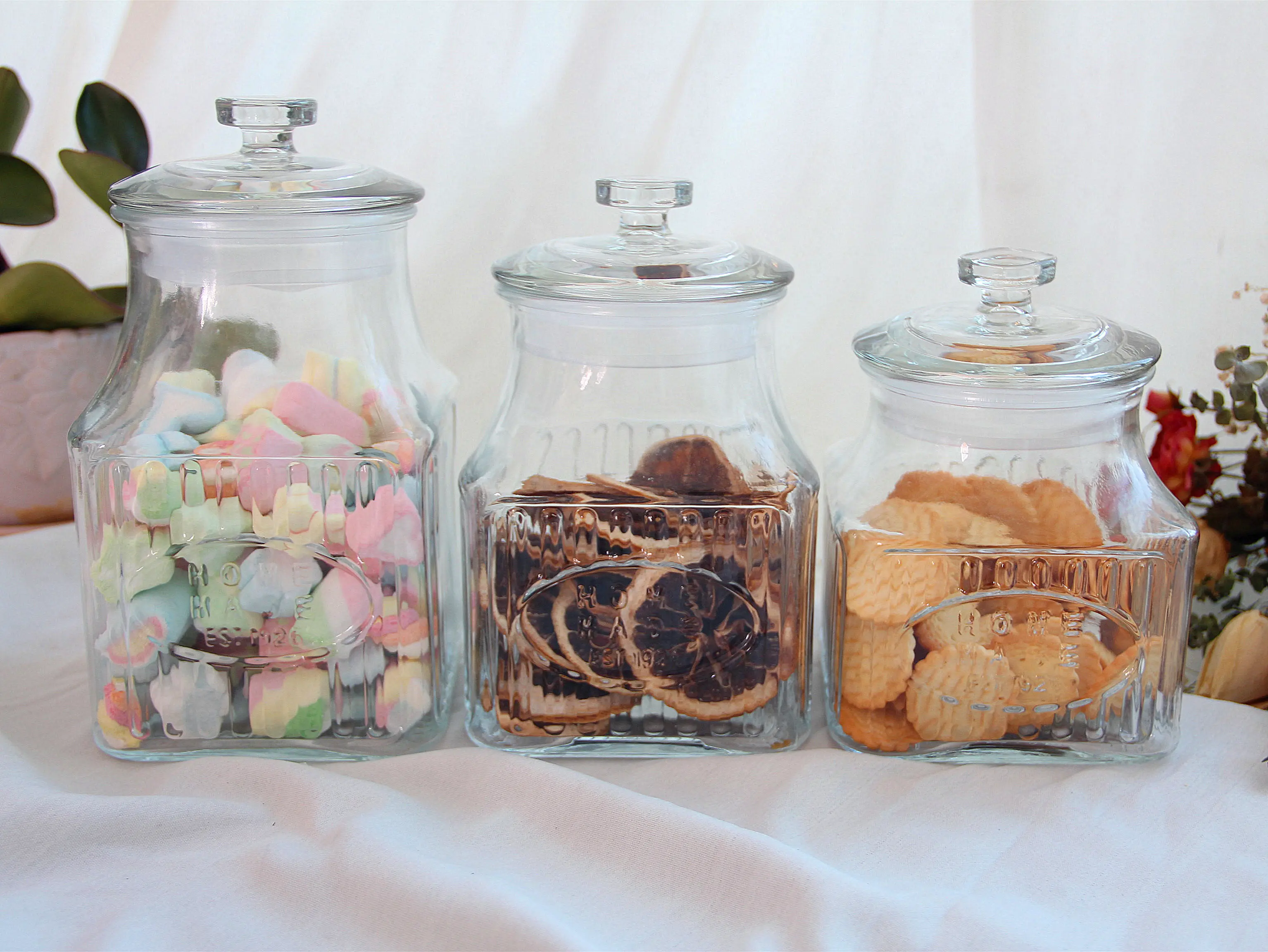 High quality market popular square clear embossed glass storage jars with glass lid kitchen decoration custom food safe