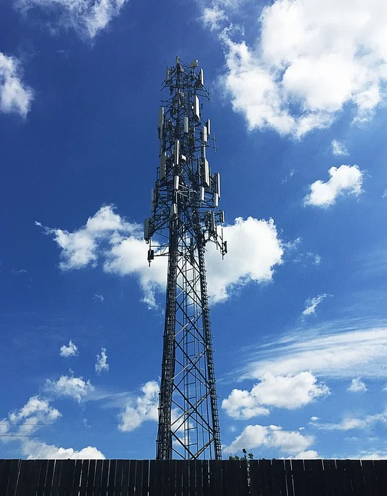 China Telecom Tower Low Price Steel Antenna Mast Lattice GSM Tower & Accessories