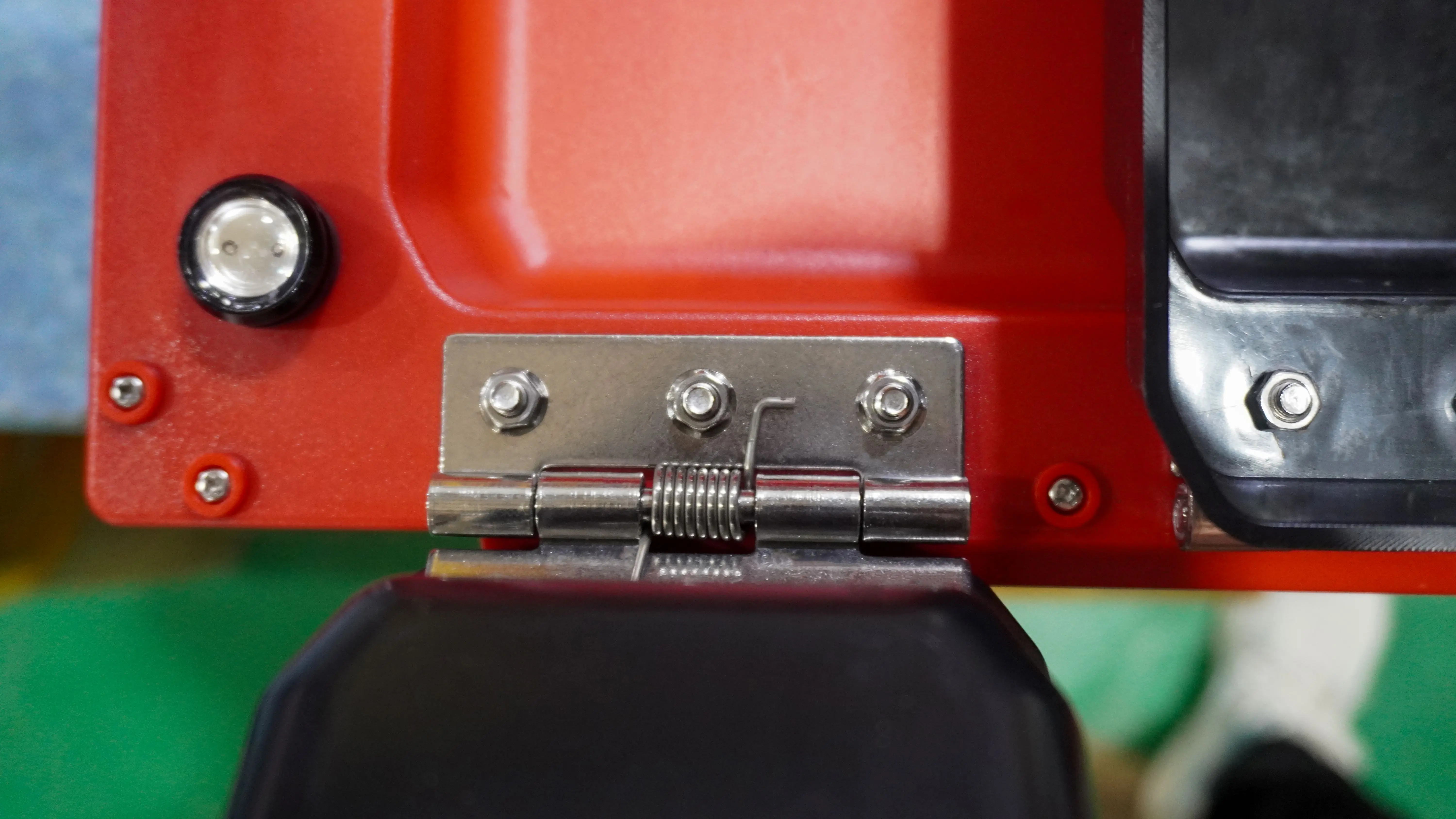 12V high-speed fishing bait boat with large capacity and GPS