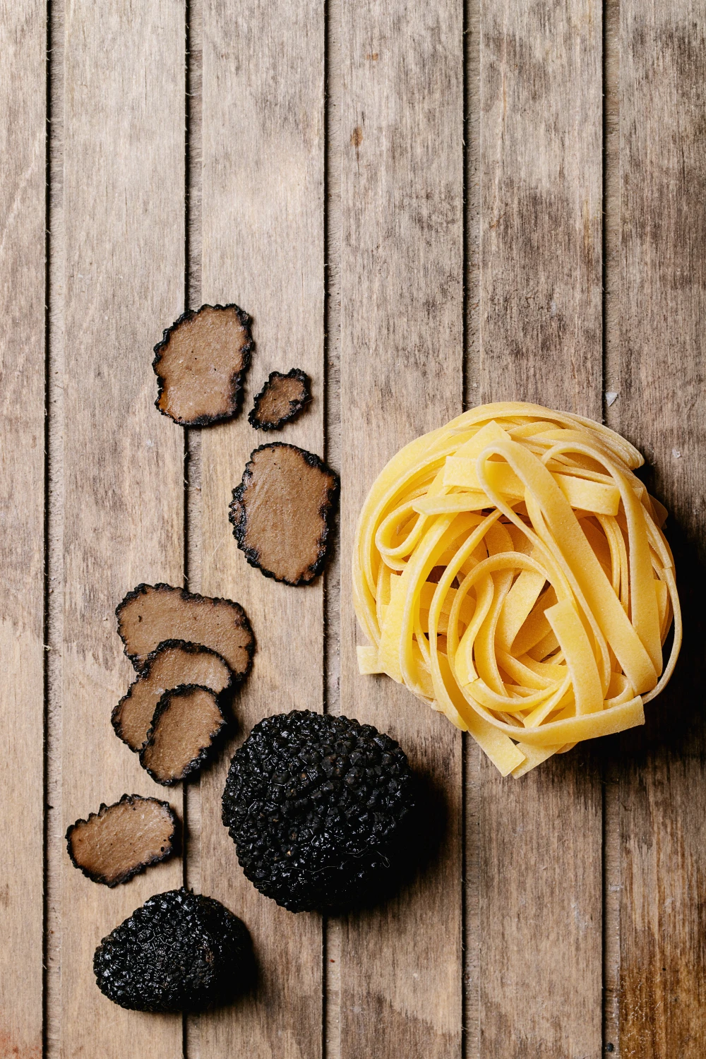 Luxurious Italian Experience - 200g Sun-Dried Tomato Cream With Black Truffle In Glass Jar | A Rich Italian Gourmet Experience