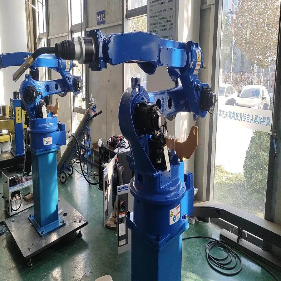 Гибкая и недорогая рука робота YASKAWA со сварочным аппаратом RD500S сварочной горелкой Mig для мощного дуговой сварки