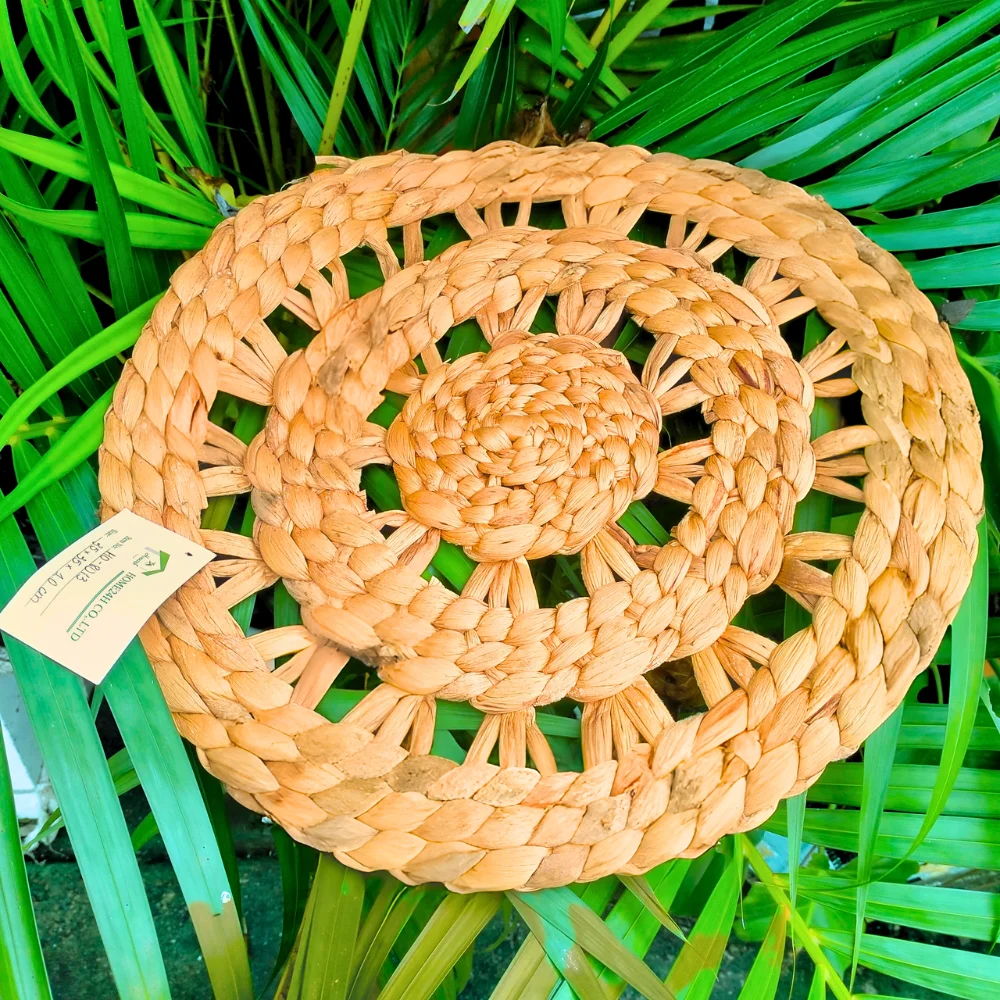 Wholesale Products Water Hyacinth Round Placemat Unique Weaving Style Natural Mats Heat Resistant Cup Dining Placemat