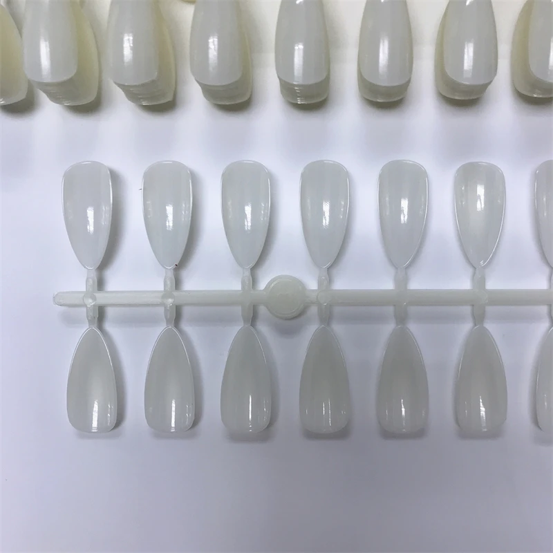 120pcs Display Nail Tips Color Display Nail Sharp Water Drop Shape Clear Natural Color Chart Display for Manicure Practice