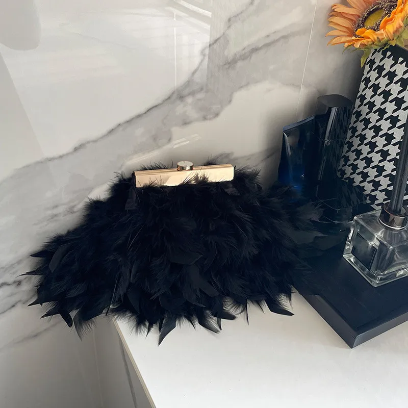 Winter Women Lady Faux Fur Purse Chain Shoulder Feather Clutch Handbag Wooden Clip Evening Bags for Ladies