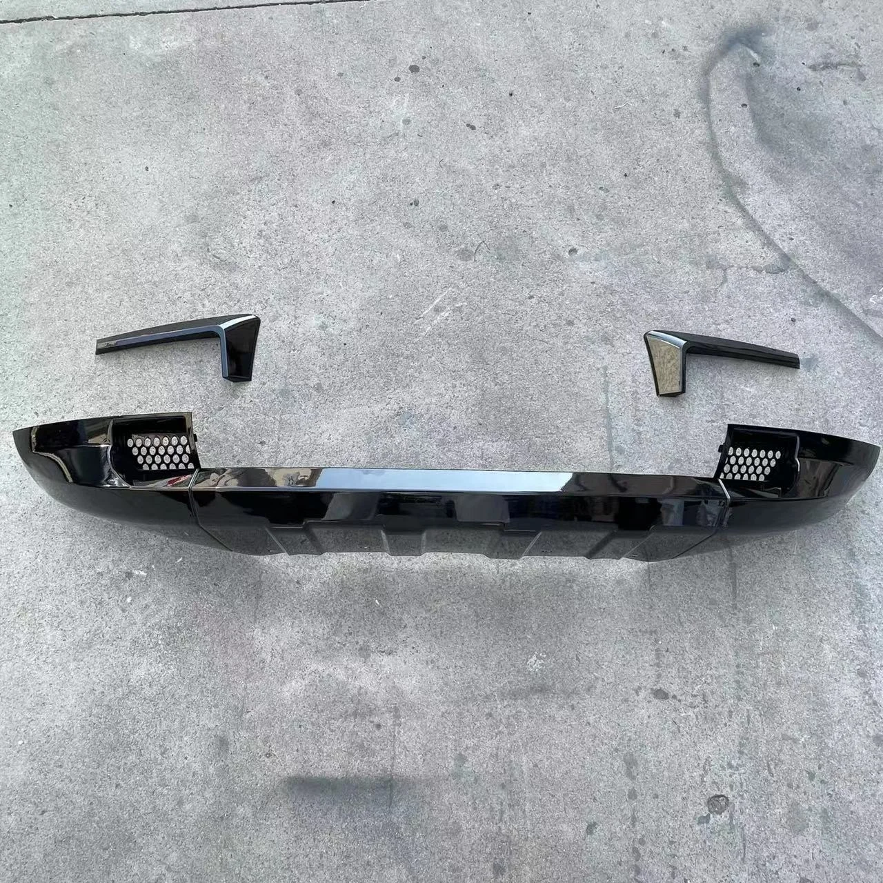 Front Splitter Gloss  Black For Land Rover DEFENDER 2020 90/110