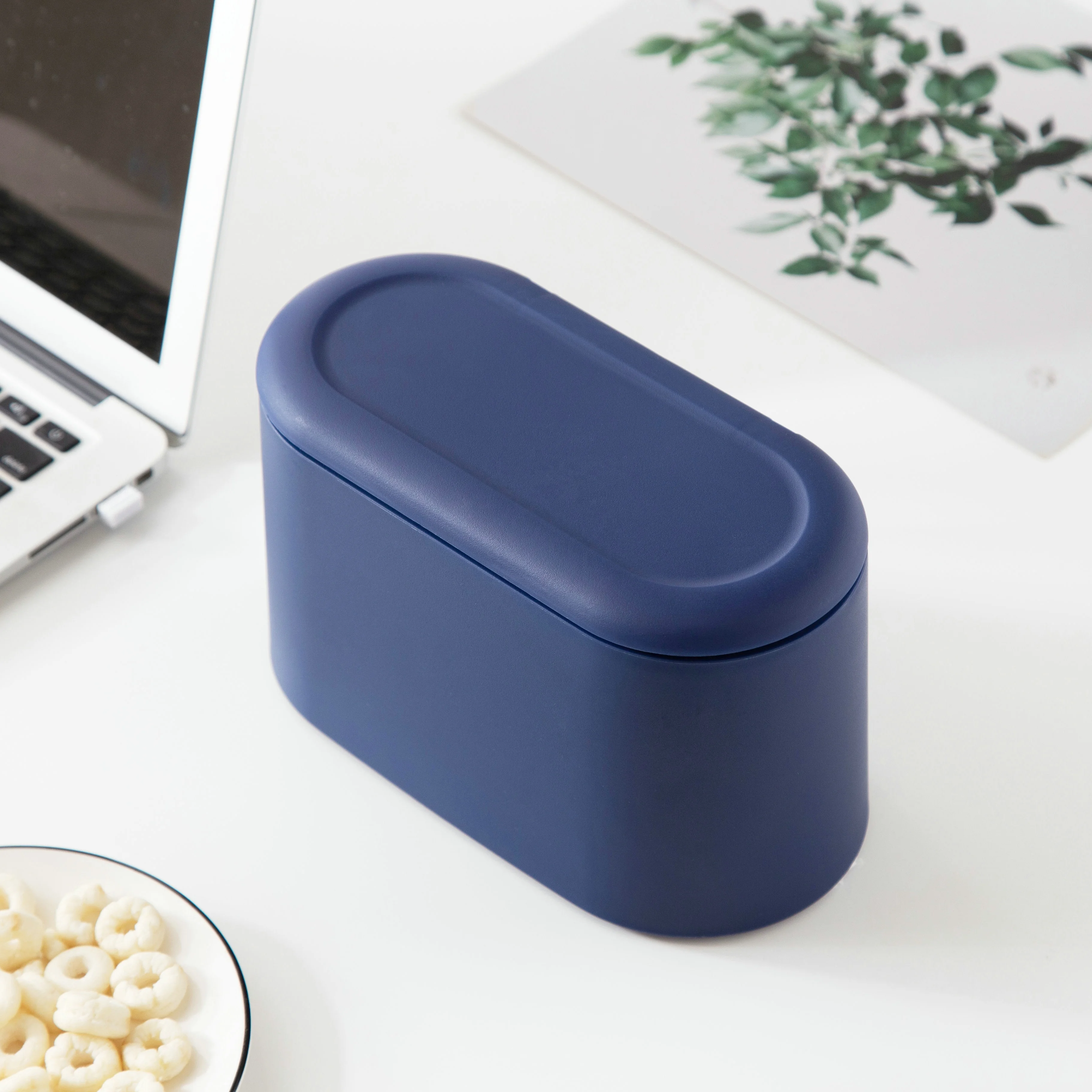 Small Office Counter Top Garbage Trash Bin Small Mini Desktop Waste Basket with Lid Kitchen Trash Can