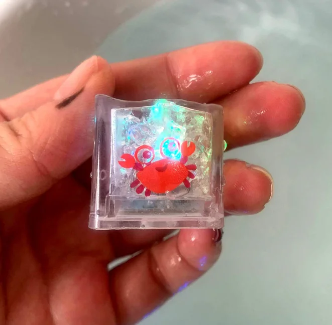 8Pcs Kids Bathing Luminous Ice Cubes Cute Animal Print Colorful LED Light Toys,Perfect Child Intellectual Toy Gift Set