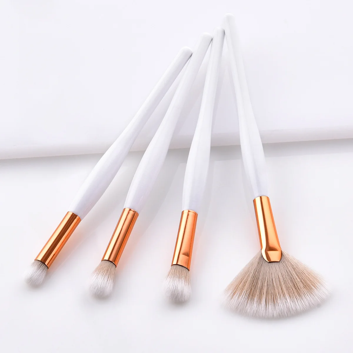 HZM Vegan Professional Makeup Brushes Set 4PCS Private Label Custom Logo Travel Makeup Brush Kit White