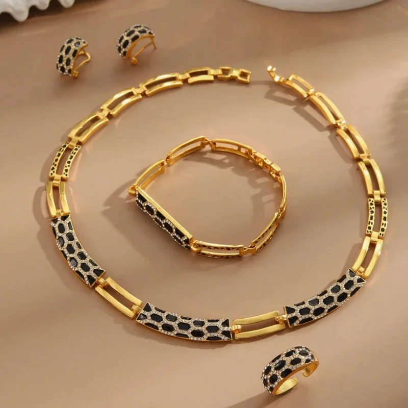 Retro Oil Drip Rhinestone Inlaid Snake Pattern Design Earrings Ring Bracelet Necklace Jewelry Set For Women Suitable For Banquet