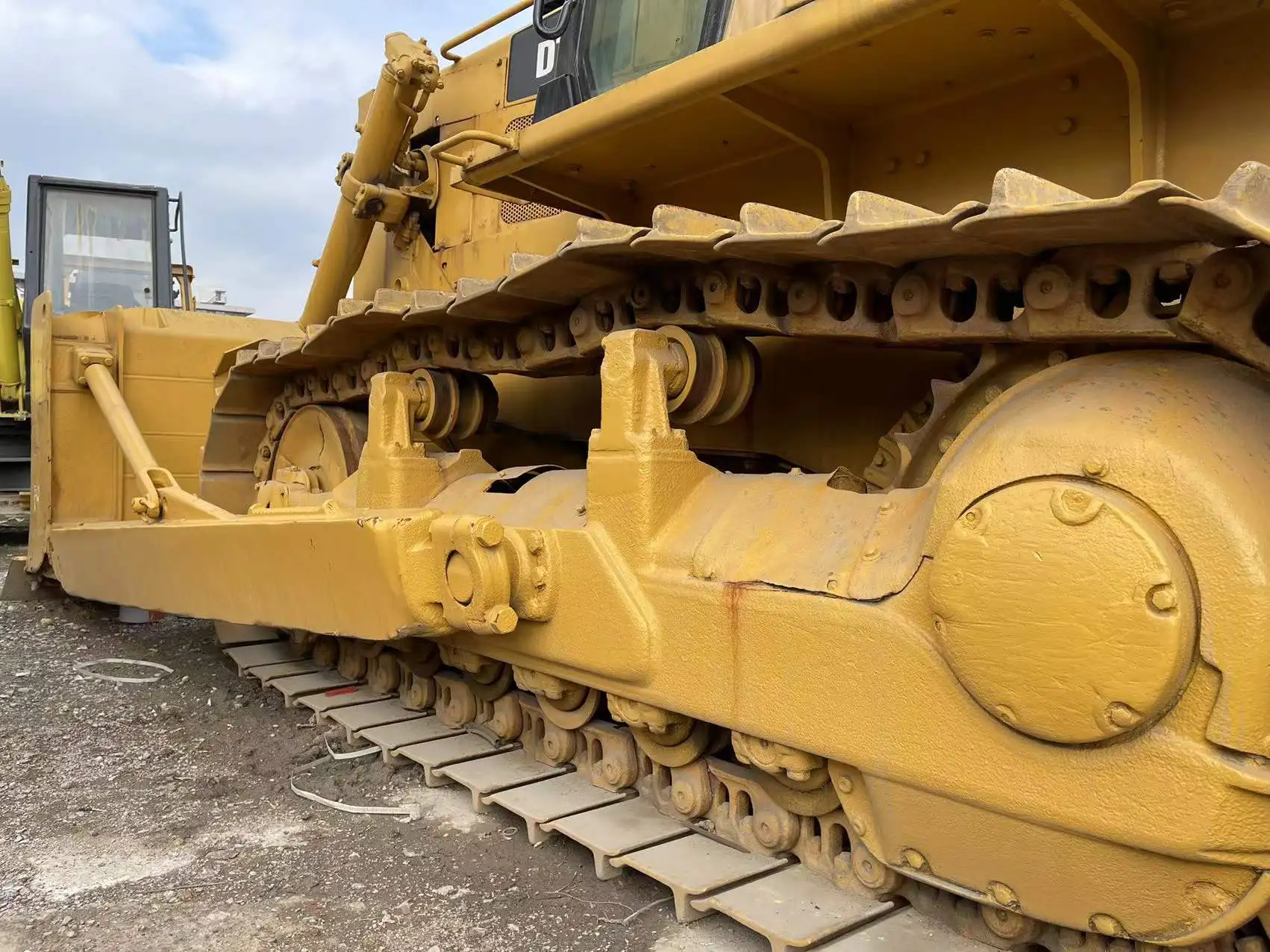 Хорошее состояние, низкая цена, дозатор caterpillar D7G2/ CAT D7G или продажа