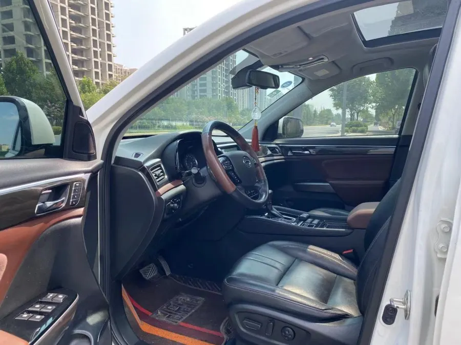 Wholesale sales of For GAC Trumpchi GS8 2017 320T two-wheel drive luxury intelligent version (7 seats) boutique car
