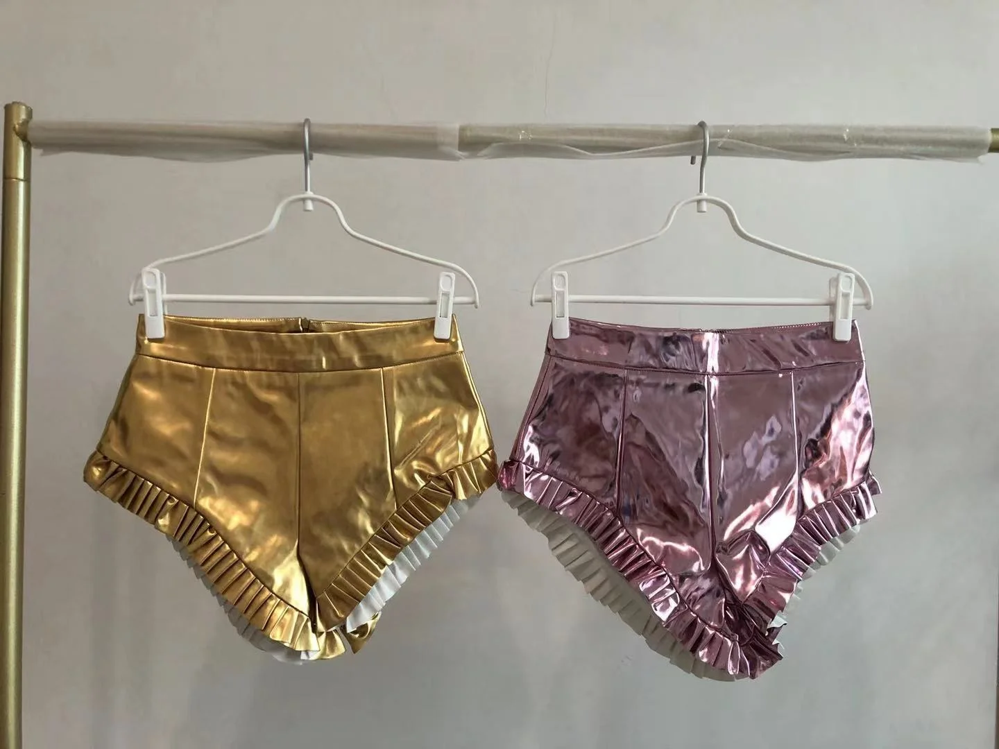 Fashion Casual Streetwear Unique Shine Women Biker Shorts Pants Pu Leather Hot Pants Designer Shorts Woman Clothing Solid Color