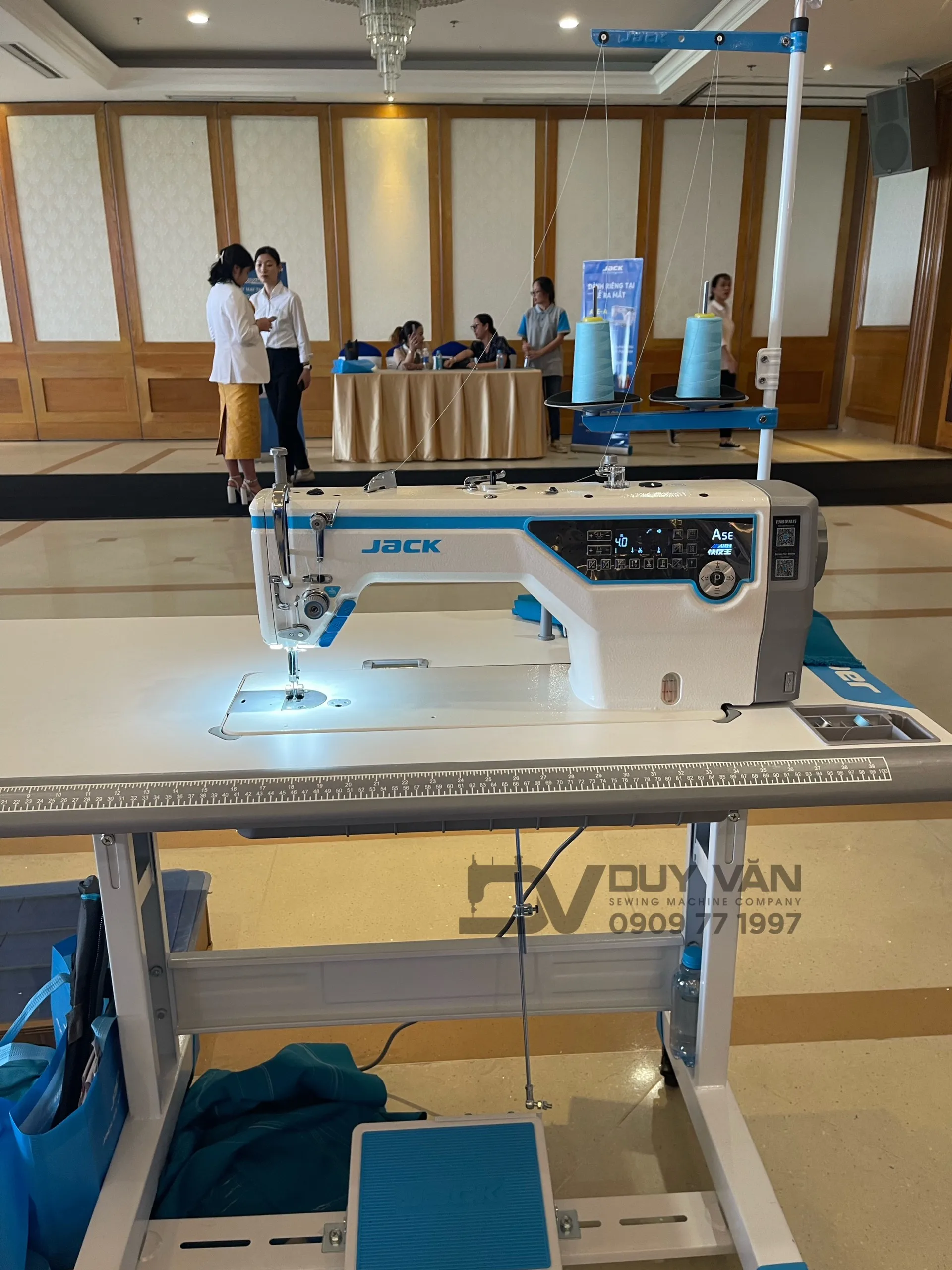 High-quality Jack A5E high-precision stitch automatic trimming high-speed energy-saving industrial lockstitch sewing machine