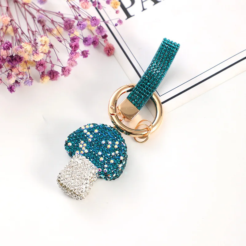 2023 wholesale setting diamond mushroom exquisite car pendant accessories keychain