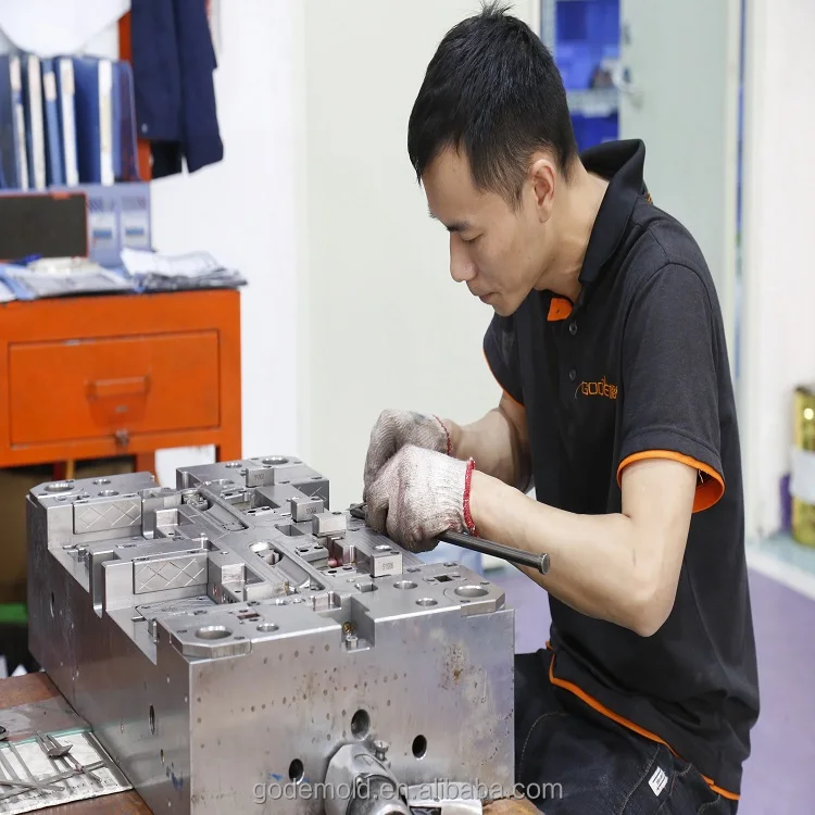 Custom cheap plastic injection mold car Injection Moulding for small desktop plastic injection molding machine