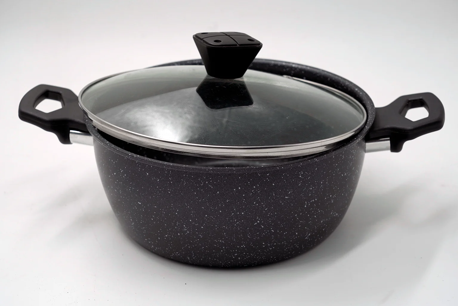 7-Piece Sustainable Iron Cookware Set Non-Stick Coating Fry Pans Bakelite Handles Induction Bottom Kitchen Use Food Preparation