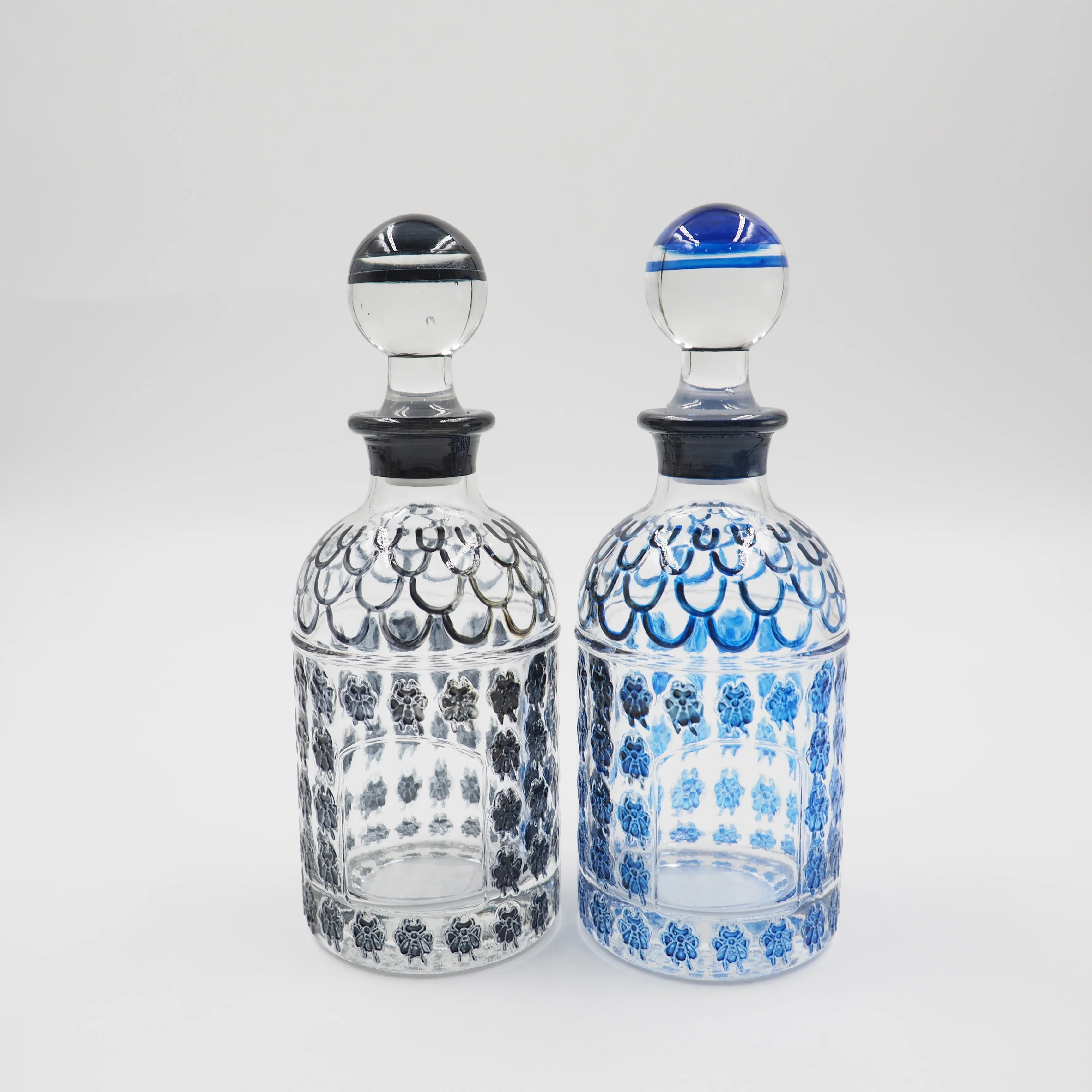 Polished 150ML Hand Painting Display Bee Customized Logo attar bottle Glass Bottle Decanter