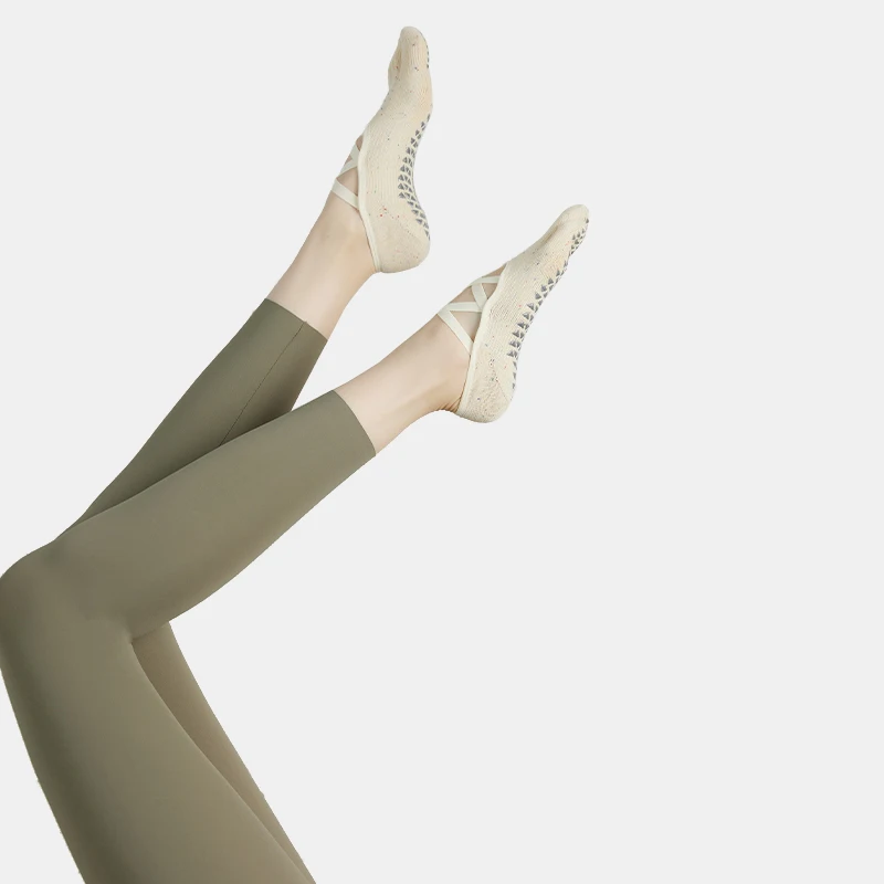 Custom Logo 5 Toe  Antislip Grip Toeless Barre Yoga Socks Women Five Finger Anti Non Slip Pilates Yoga Socks