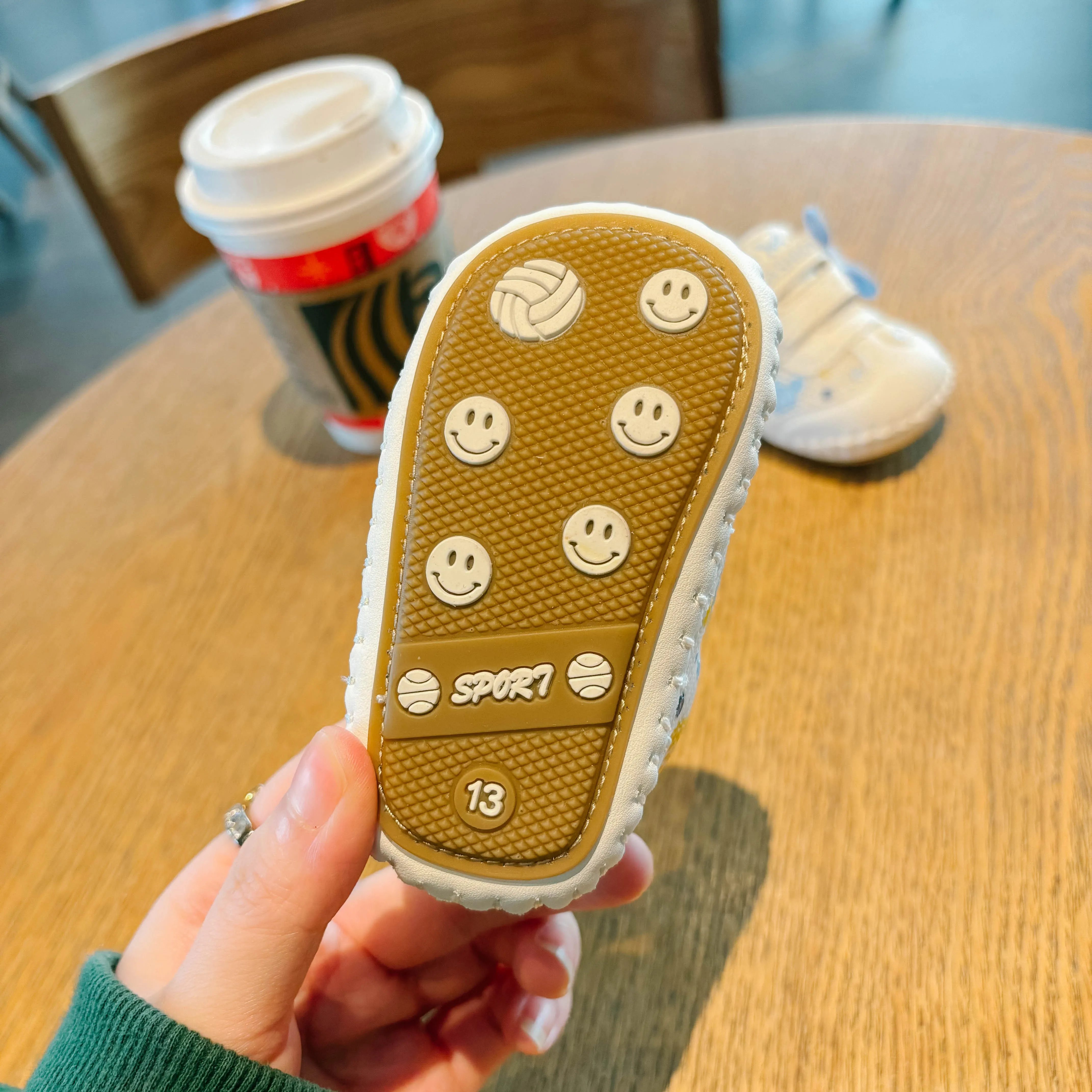 0 -1 year old for boys and girls breathable mesh shoes, wear-resistant tendon sole toddler shoes