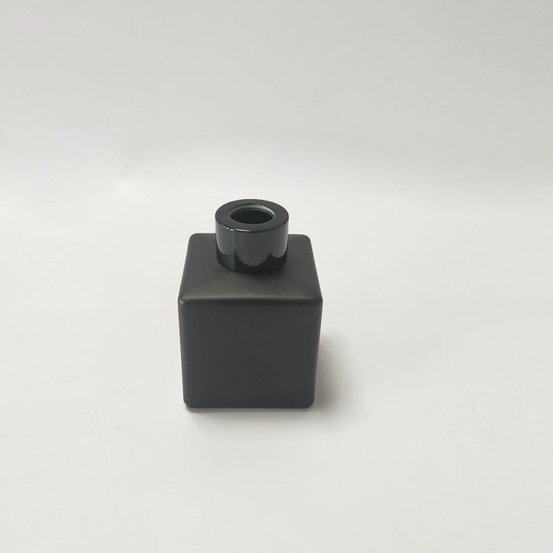 nordic style OEM square black Decoration room reed diffuser aromatherapy bottle glass