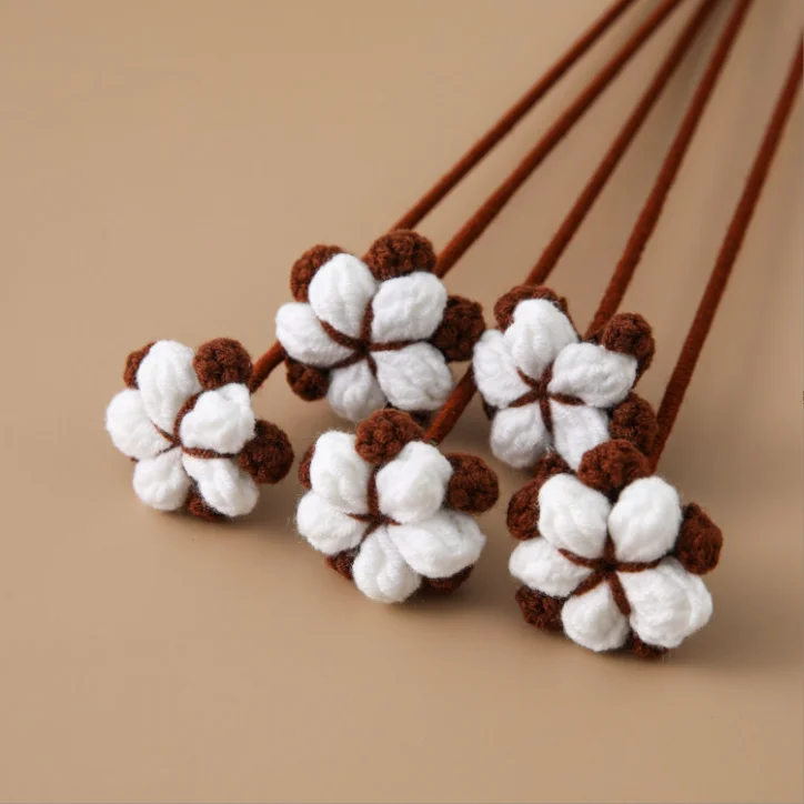 Christmas Cotton Red Bean Leaves Artificial Flowers Crochet Bouquet with Santa Claus and Pine Cones