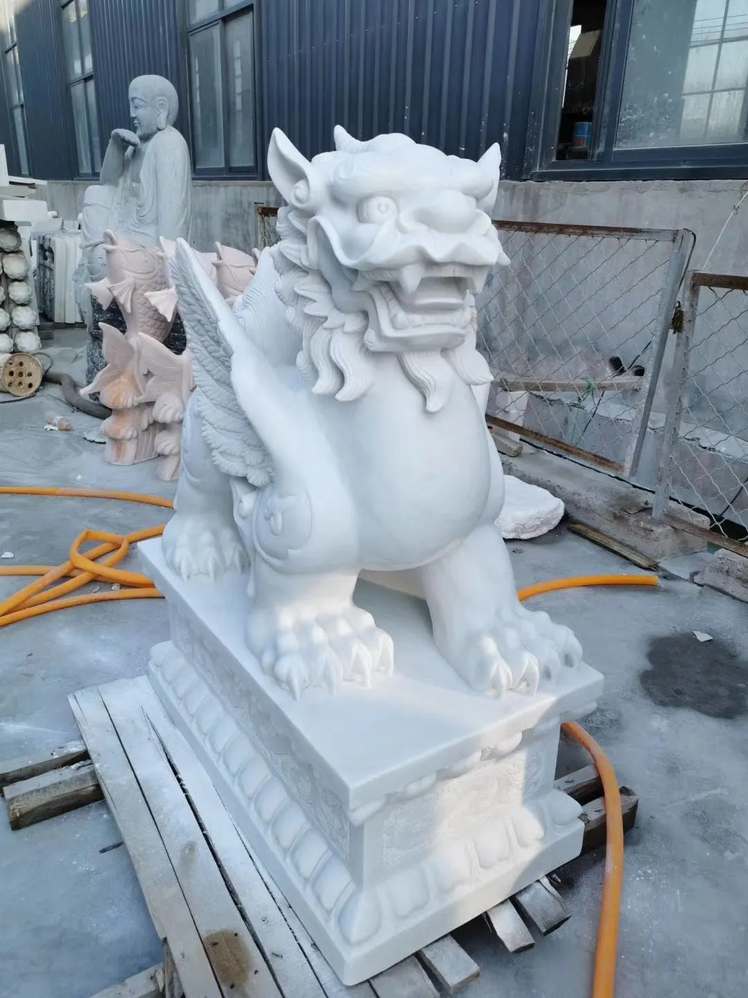 Outdoor Animal Stone Hand-carved White Marble Pi Xiu Stone Statue Feng Shui Stone Sculpture