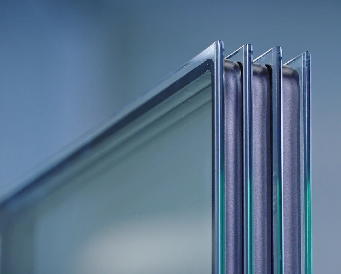 China Suppliers Blue Floor Tempered Panel Curved Building Low E Soundproof Insulating Glass Le verre isolant