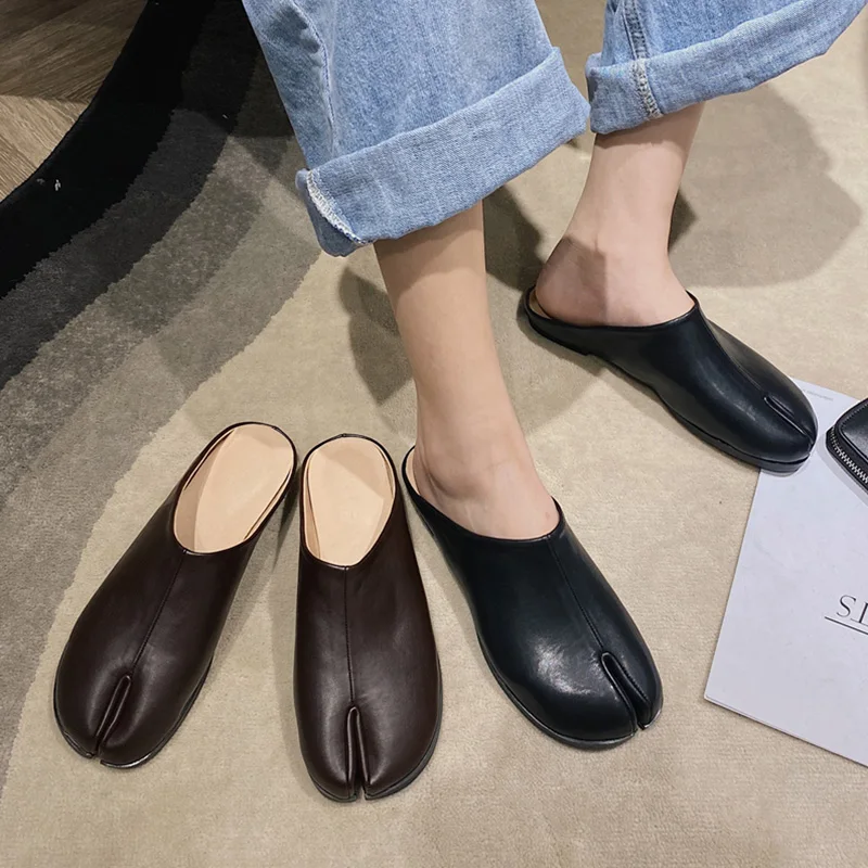 BUSY GIRL C2039  split toe shoes men women slippers mules big size 44 comfortable flat shoes for women and ladies tabi shoes