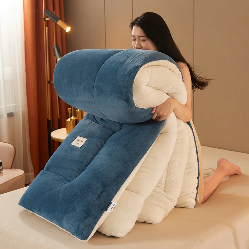 Ultra-soft Custom Milk Down Lambswool Flannel Fleece Fluffy Winter Spring Autumn Quilt Core Designer Luxury Sherpa Comforter