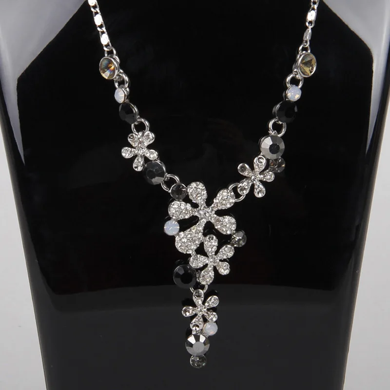 Good Quality Three Colors Mannequin Necklace Jewelry Pendant Display Stand Holder Show Decorate Jewelry Display Shelf 12.5*19cm