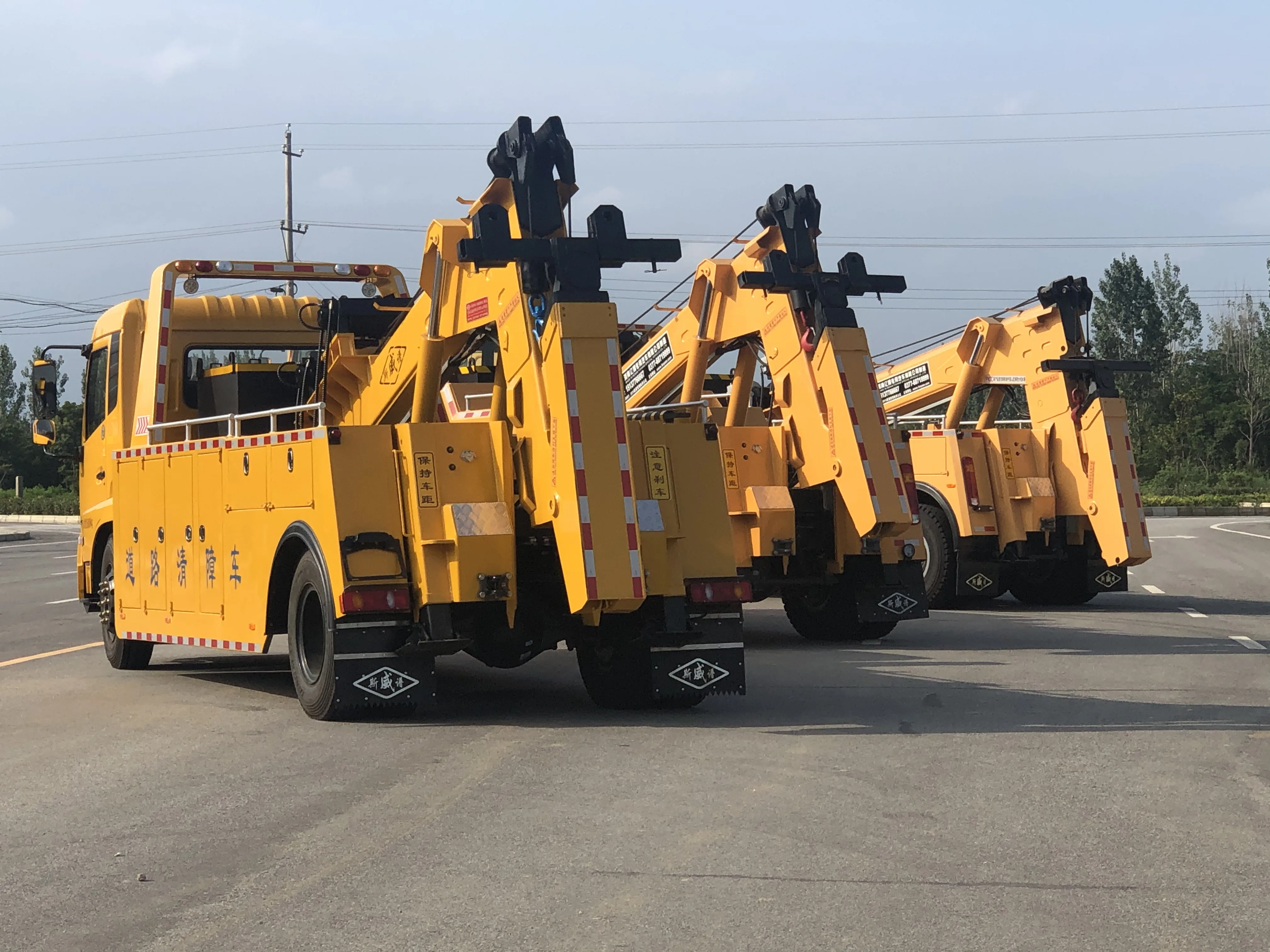 Multi functional Foton 8 ton flatbed wrecker rollback tow truck recovery vehicle breakdown truck rescue vehicle with 10ton crane
