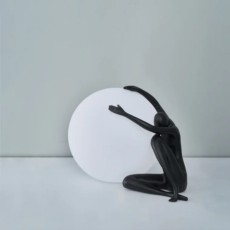 T4308 Modern decorative resin art shaped man table lamp with round ball color can order .