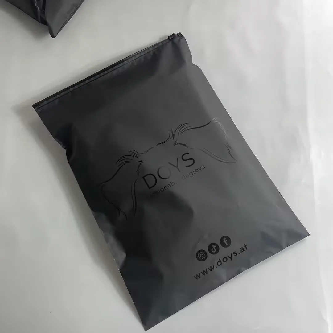 Wholesale Custom thick packaging printed logo self-sealing Black shirt clothing zipper lock clear self-sealing plastic