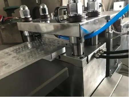 DPP-140H ALU-PVC/ALU-ALU блистерная упаковочная
