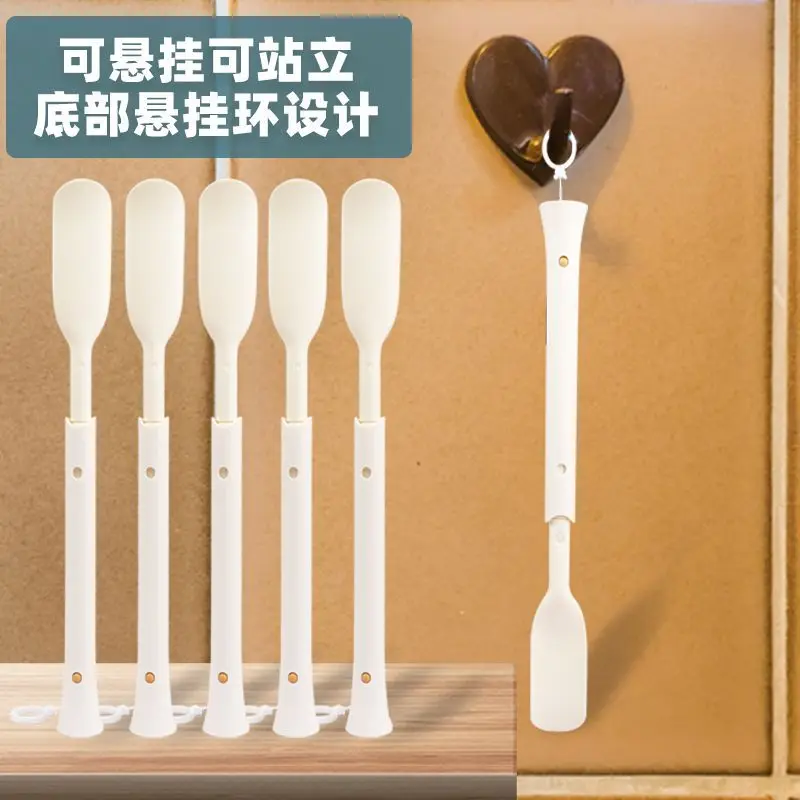 White Simple Three Speed Adjustable Telescopic Shoehorn Can Be Hung And Stored For Pregnant Women Without Squatting Shoehorn