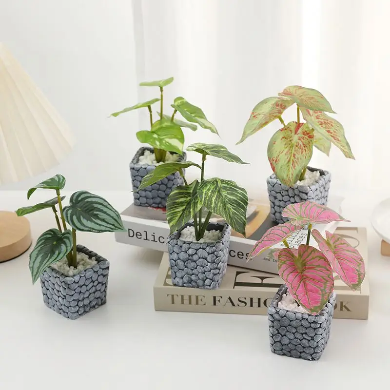 5-Leaf Green Artificial Plastic Pot Plants for Desktop Decoration Part of Artificial Plants & Greenery