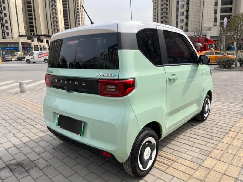 Используемый электрический автомобиль Wuling Hongguang Mini EV Macaron с 4 сиденьями и дальностью действия 170 км подержанные автомобили Недорогой Китайский электромобиль