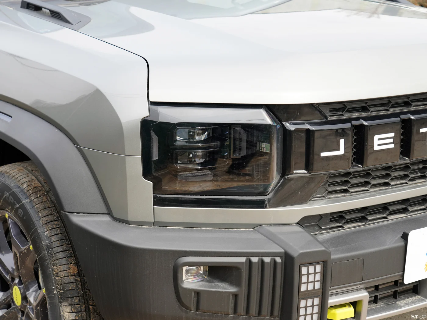 Comfortable fuel powered cars for long-distance travel with spacious interior