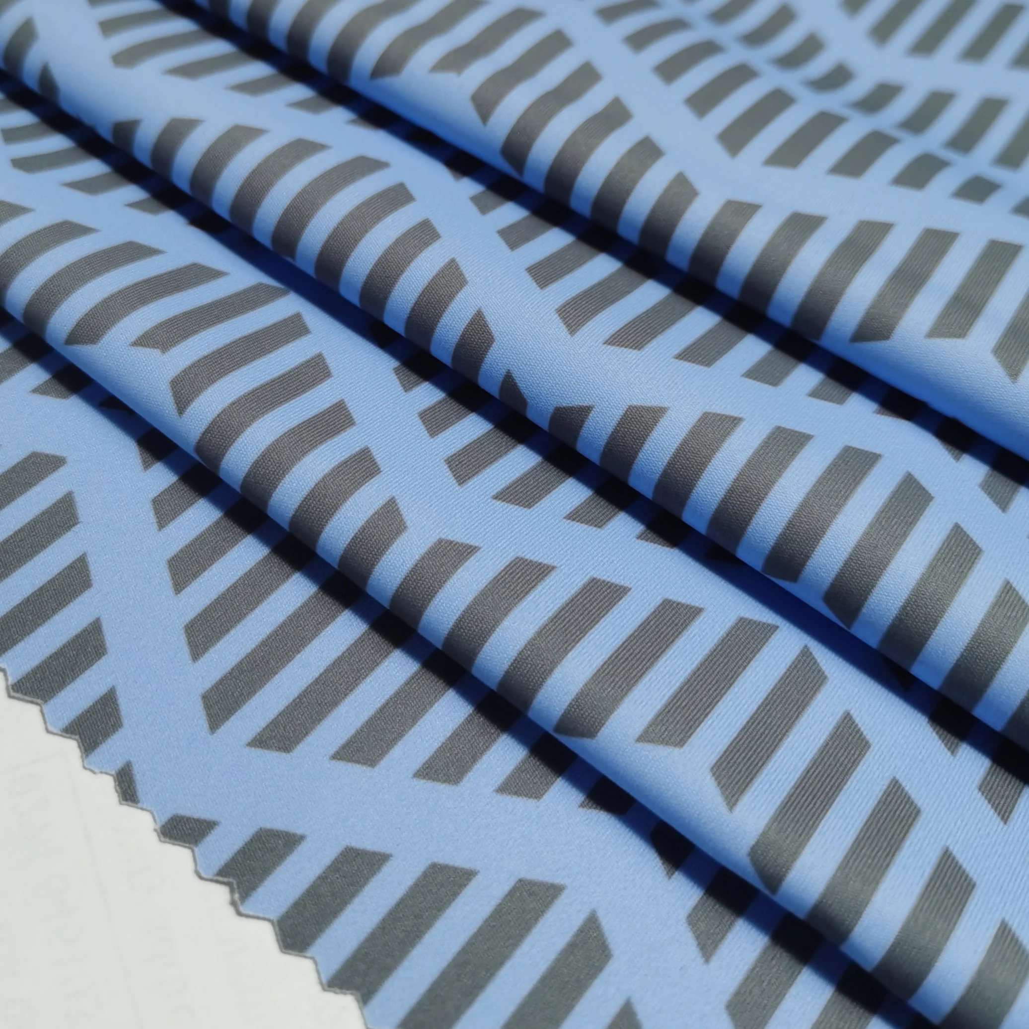 Best quantity Lululemon top Interlock free cut 82 polyester 18 elastane Customized Digital Printed Yoga fabric for sportswear