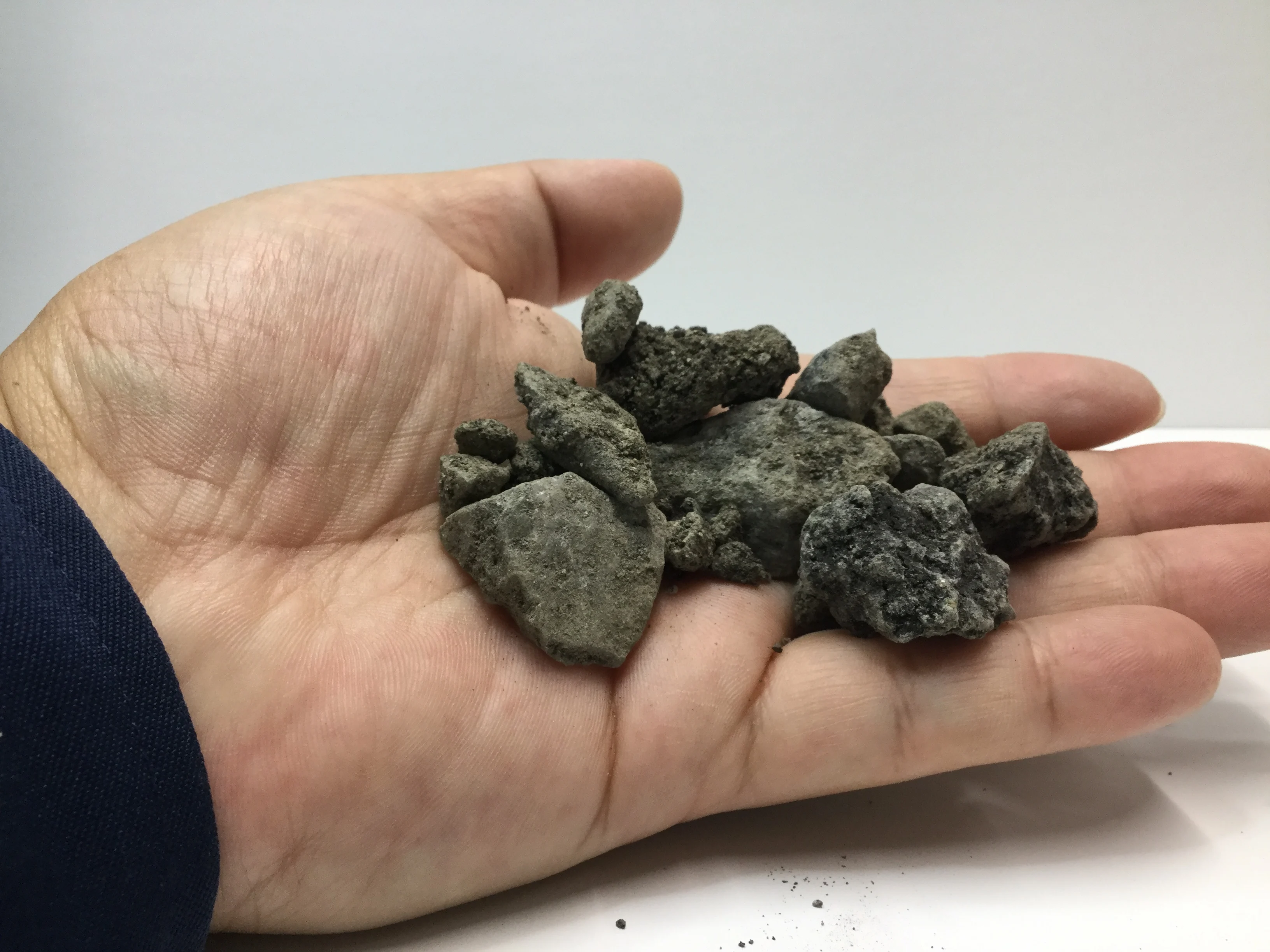 High Reliability Quartz Black Aquarium Gravel For Simple Pavements