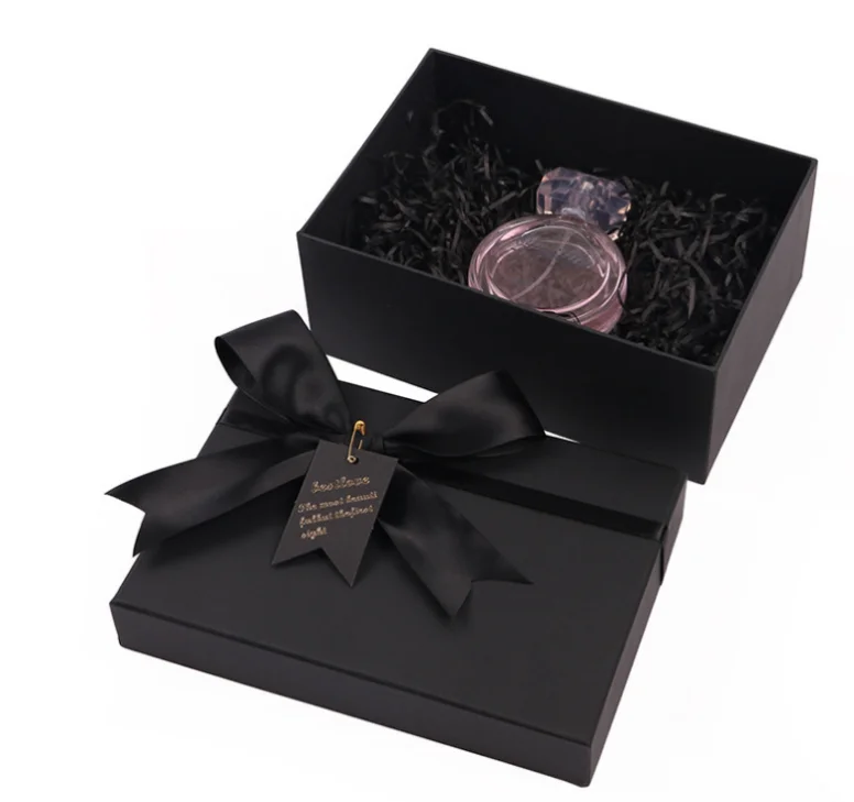 Lovely Paper Gift Boxes to Decorate with Ribbon Bowknot