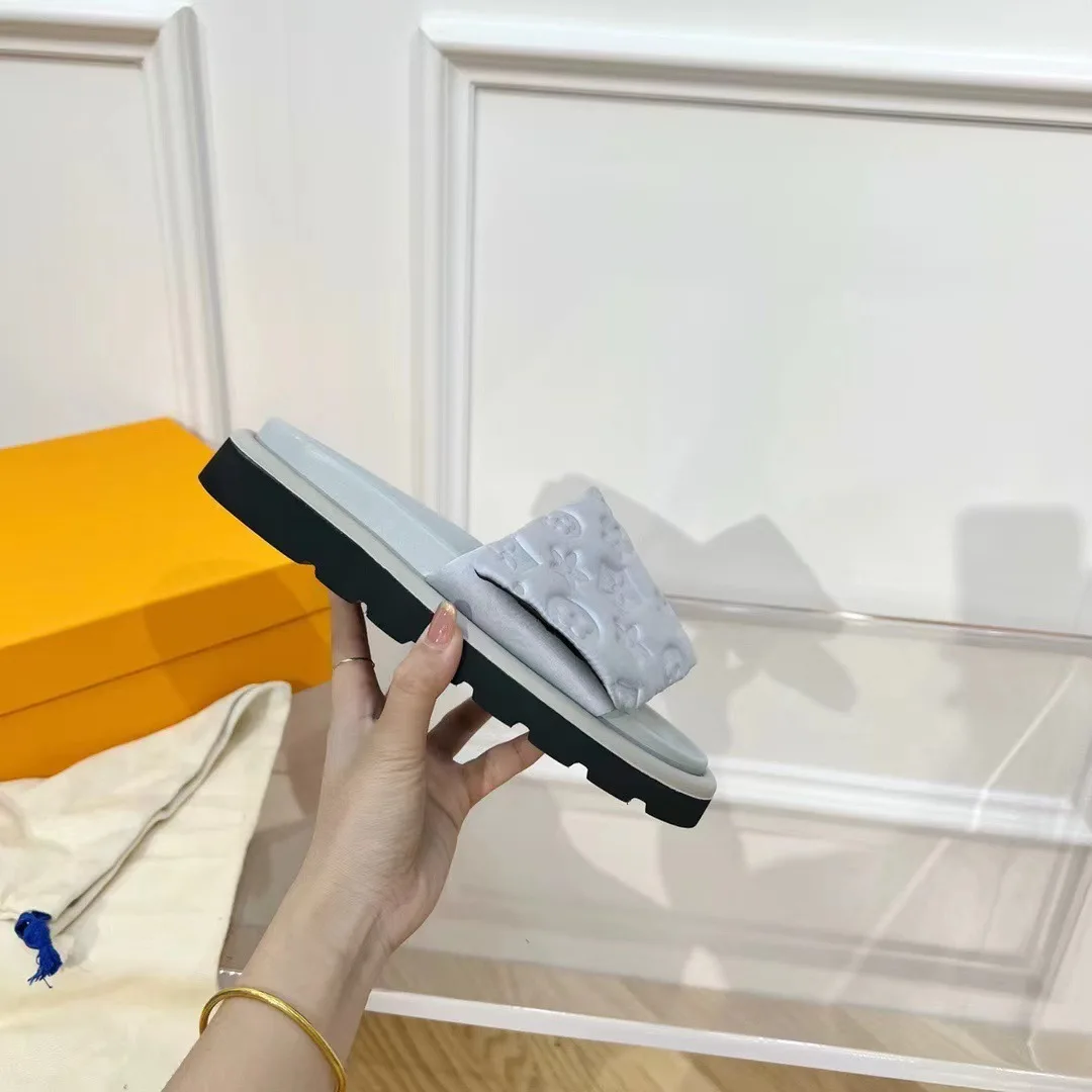 Design Brands Luxury Slipper Women Plus Size Large Size Women Man Flip-flop Original Top Quality Platform Slipper Slides Sandals