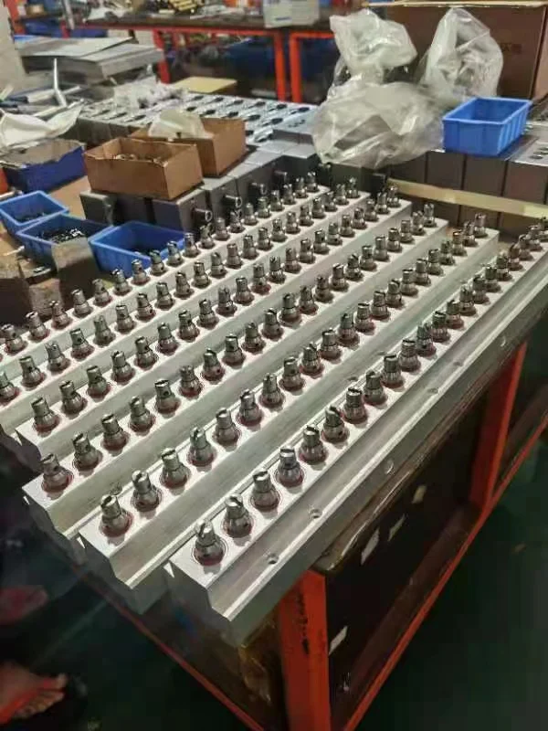 customized one Row Multi spindles  vertical  woodworking furniture simple  wood drilling machine wood boring machine