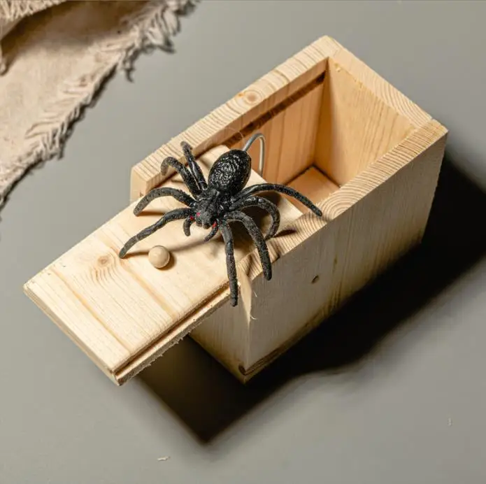 Halloween Gift Scare Box Wooden Prank Spider Hidden in Case Scarebox Play Trick Joke Toys