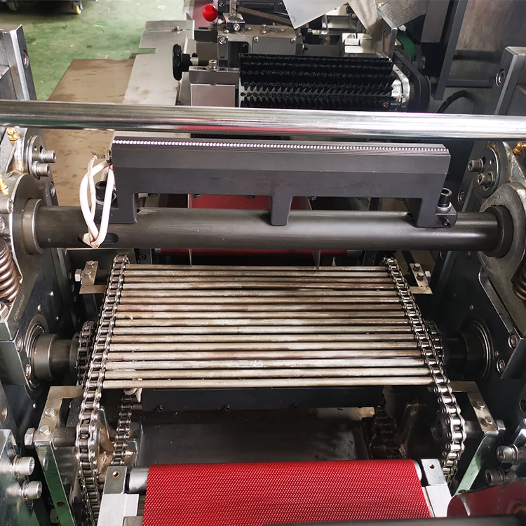 OEM New automatic pillow flow packing machine for Food and Daily necessities or Hardware package machine