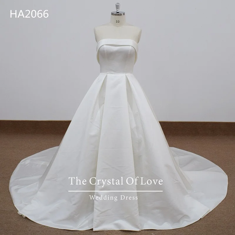 Simple and Elegant Strapless Satin Princess Wedding Gown for Bride Chapel Train