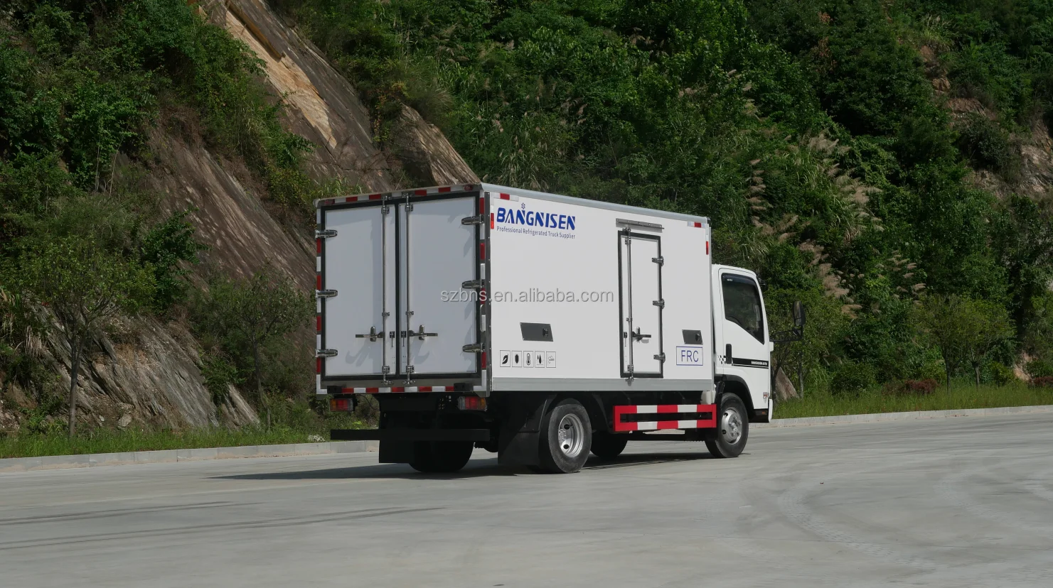 ISUZUs 3 Tons Food Freezer Truck Vegetable Seafood Milk Transport Refrigerator Truck With New Cargo Box And CARRIER Cooler