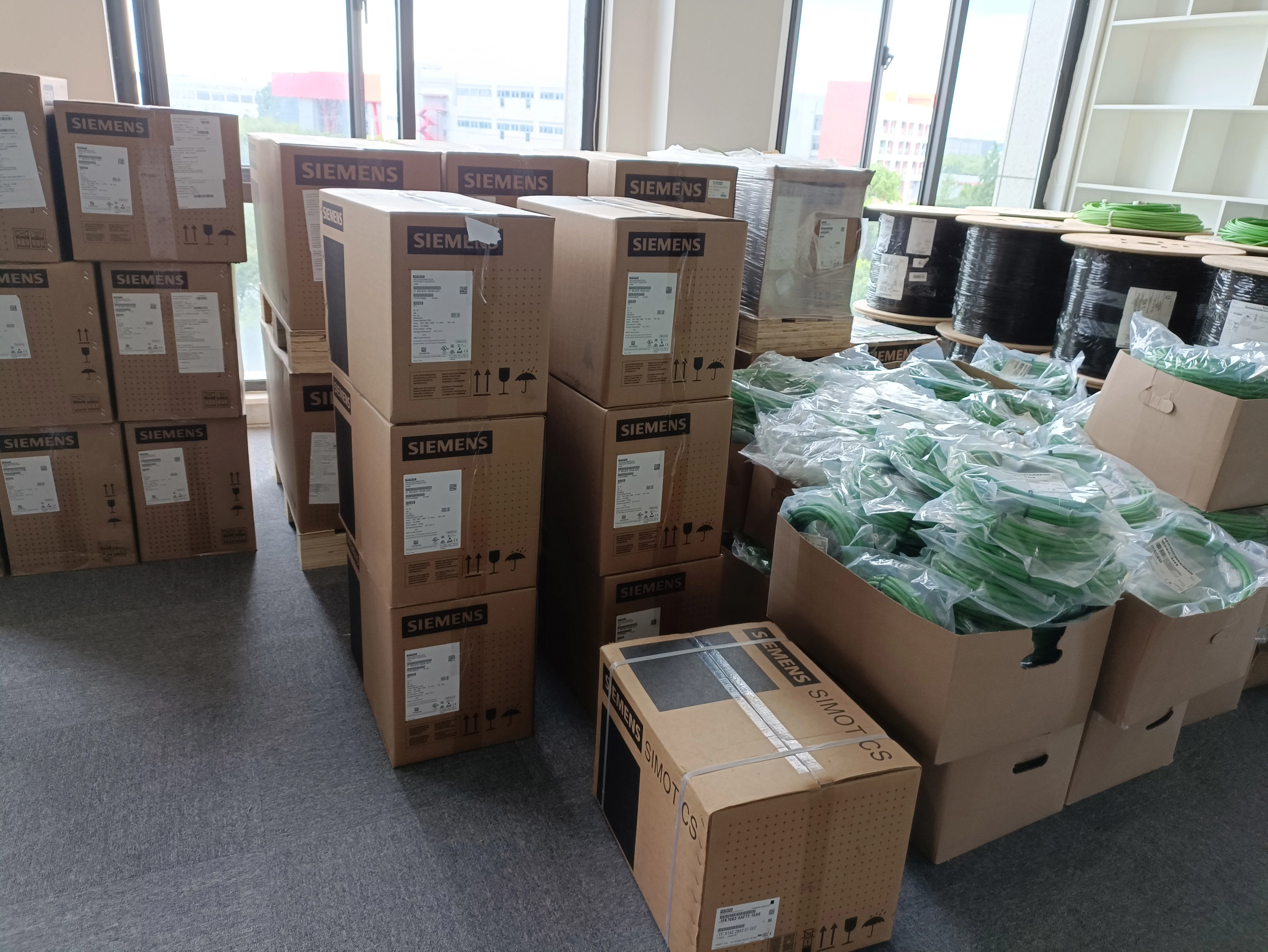 Siemens Brand New AC Servo Motor 1FL6094-1AC61-2AB1 1FL60941AC612AB1