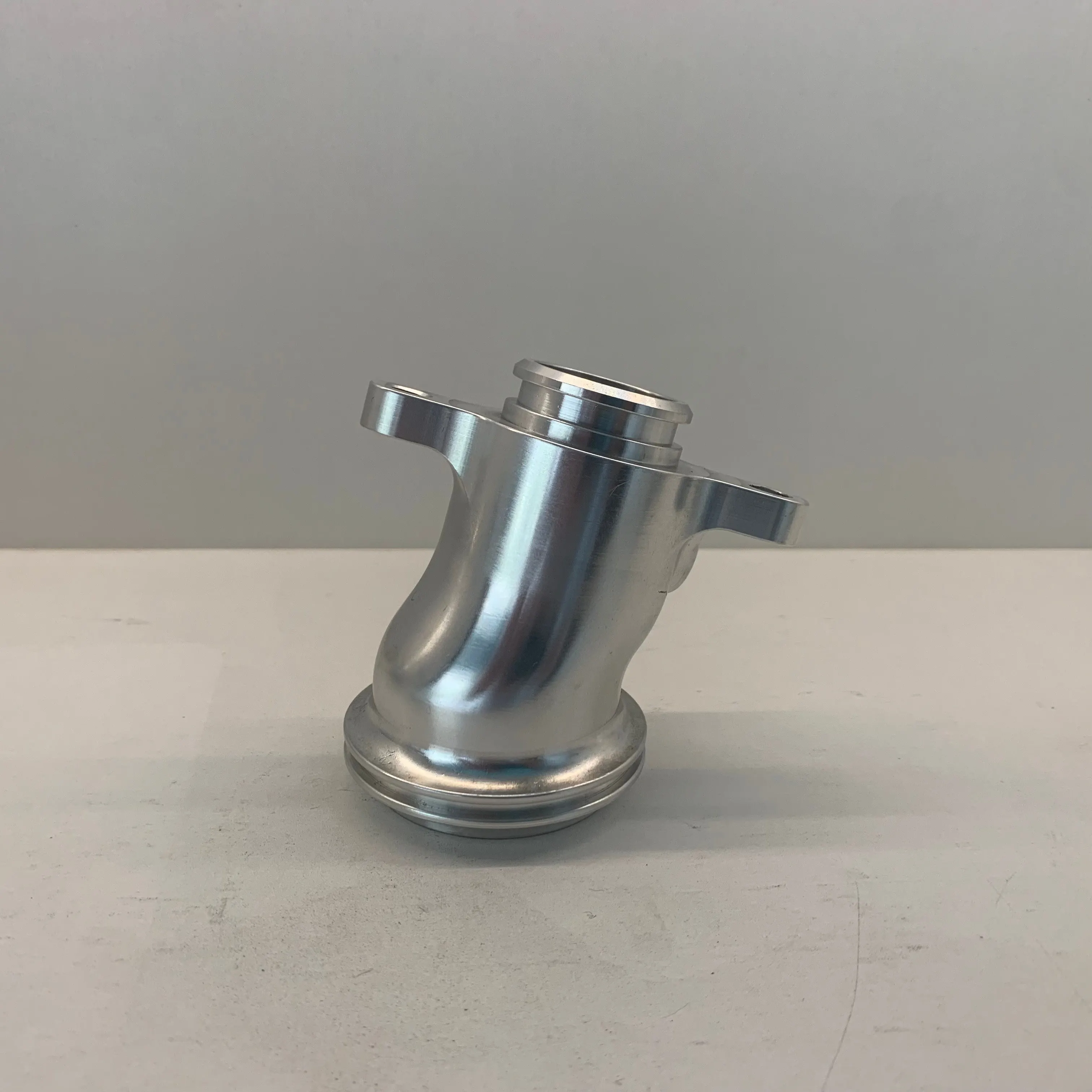 Алюминиевые автомобильные водяные трубки прецизионные детали из металла обработанные на станках с ЧПУ производство Фуцзянь OEM-бренд