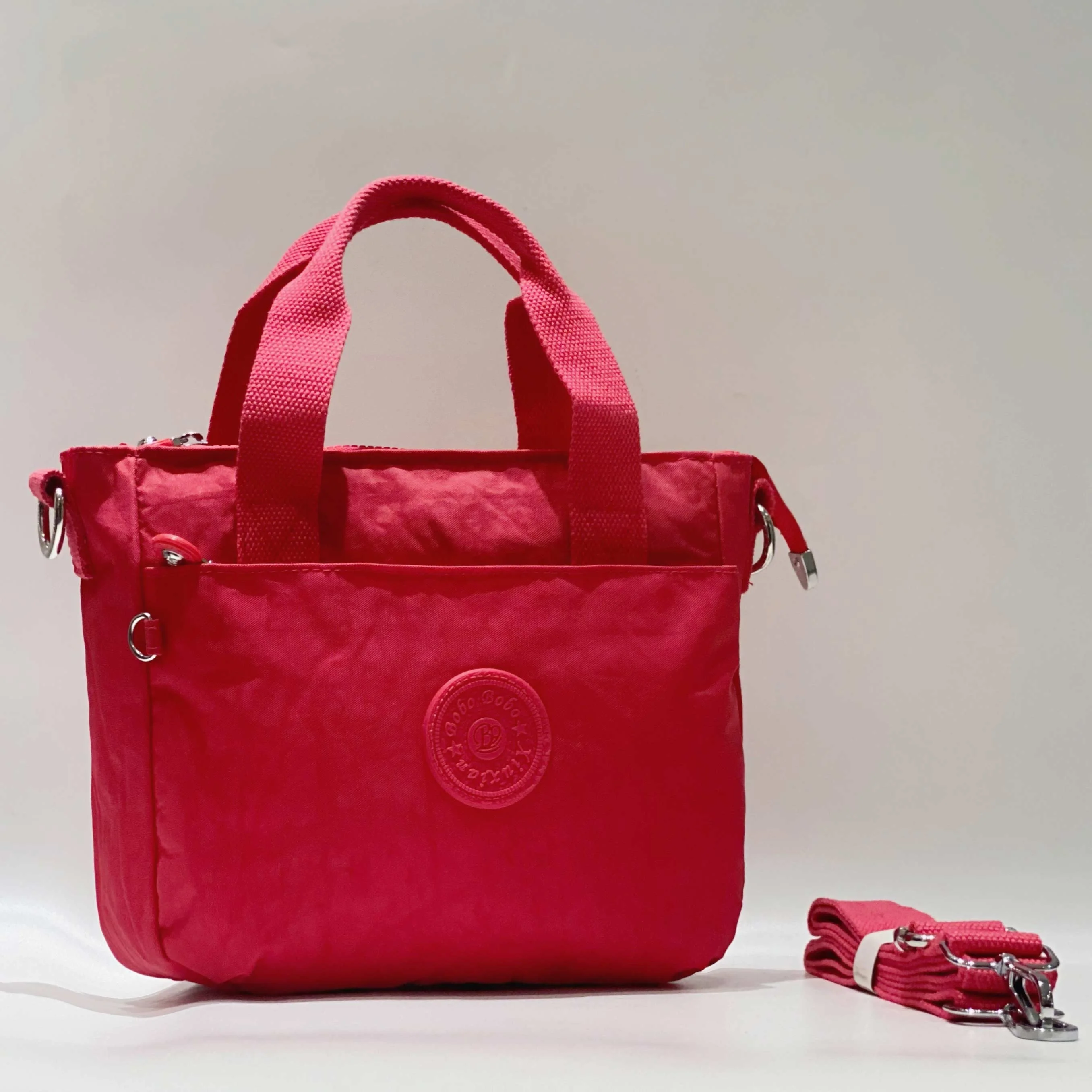 Low MOQ Wholesale Nylon Waterproof Portable Fashion Handbags Women Handbags Ladies Tote Bags